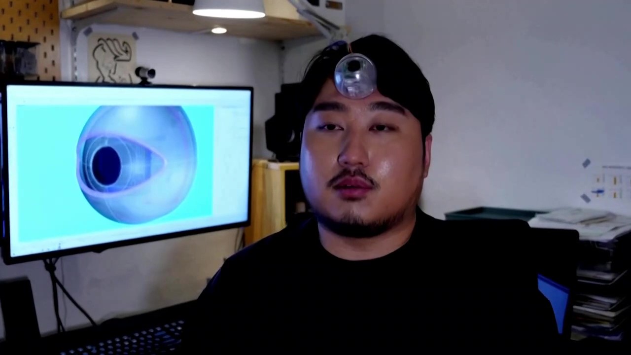 韩国小伙发明“义眼” 为低头族的旅程保驾护航