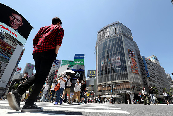 日本新冠疫情紧急状态全面解封 经济恢复尚需5～6年